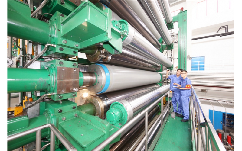 仙鶴股份參與完成的“4575/1000超級壓光機”項目 榮獲2018年度中國輕工業(yè)聯(lián)合會科學(xué)技術(shù)進步一等獎